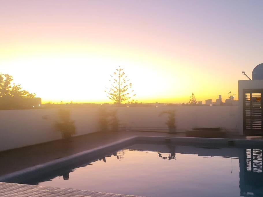 Chez Miguel Appartement Casablanca Avec Piscine Luaran gambar